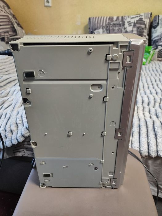 Видеомагнитофон Sharp и 30 касет