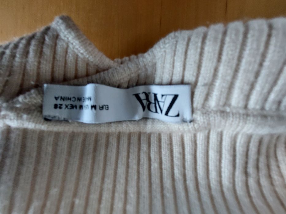 Camisola Zara M de gola e aberta nas costas usada