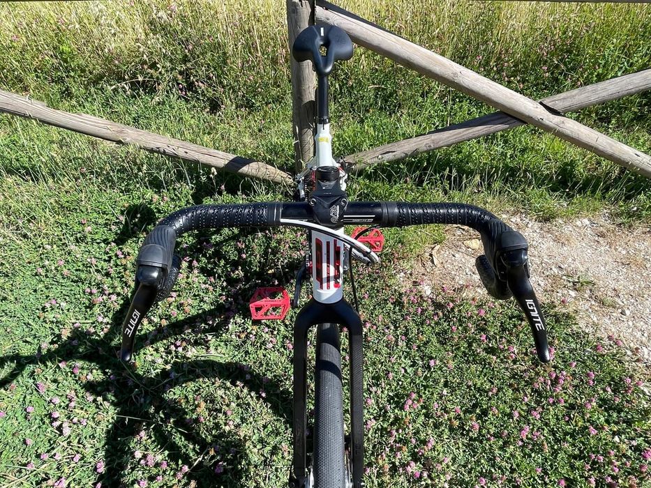 Bicicleta gravel  GT