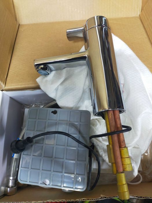 Misturadora de lavatório eletrónica