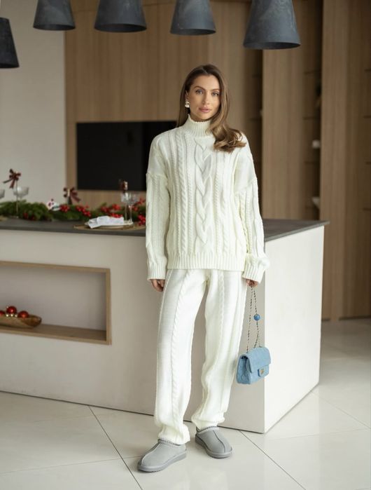 Вязаний костюм українського бренду