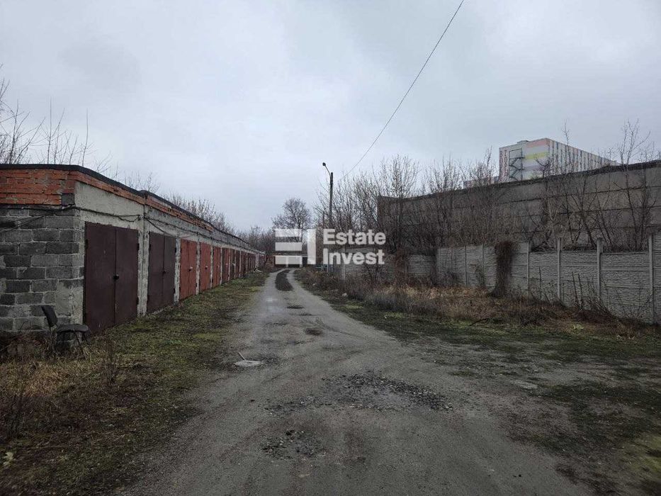 Продам комплекс гаражів по вул. Козакевича, 7