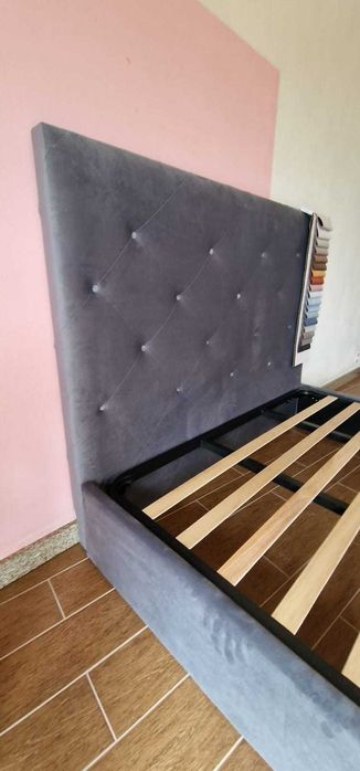 Camas De Casal Estofadas Top de Gama 190x140m Estrado Incluído 199€ !!