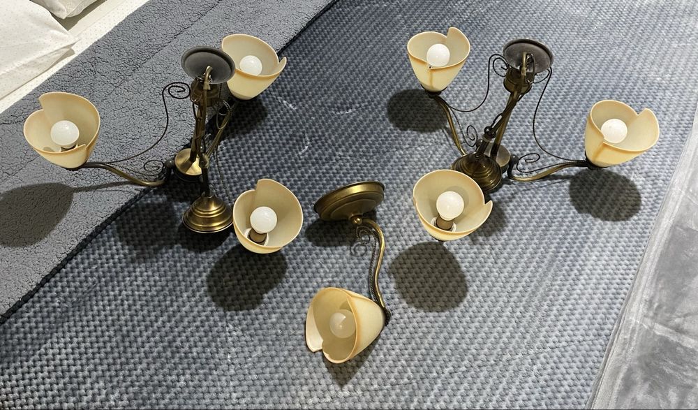 2 Candeeiros de tecto + 1 de parede