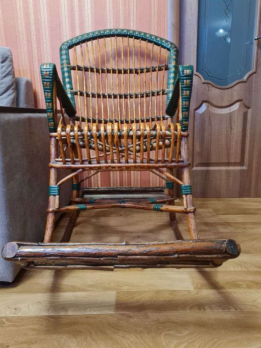 Кресло-гойдалка з лози