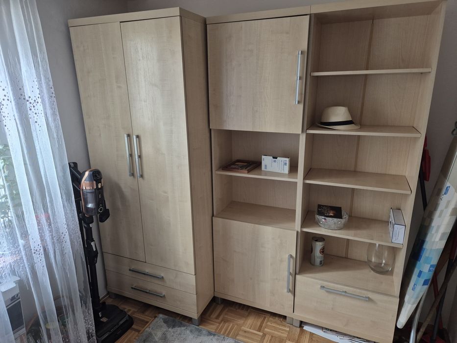 Regał szafa i dwa słupki