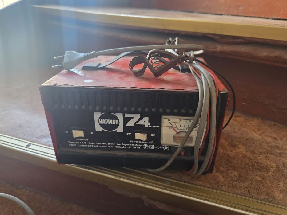 Prostownik 12v 15A  Prostownik samochodowy automatyczny 6v i 12v