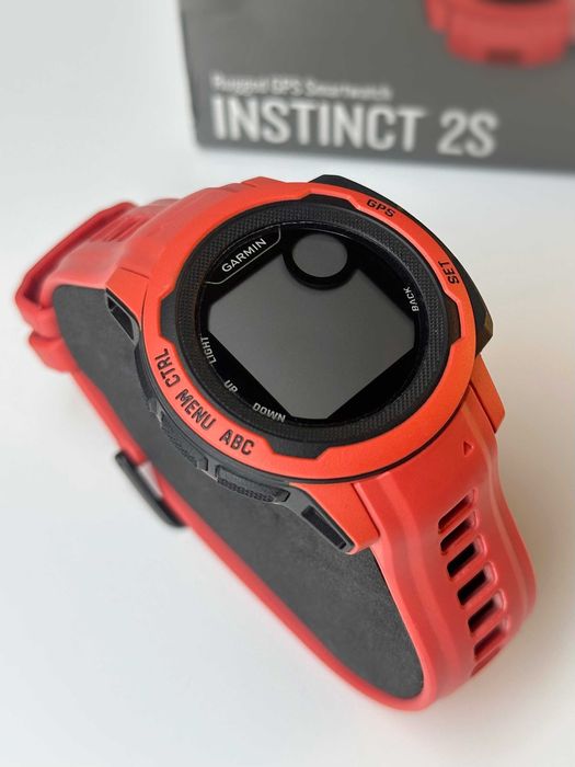 Смарт-годинник Garmin Instinct 2s