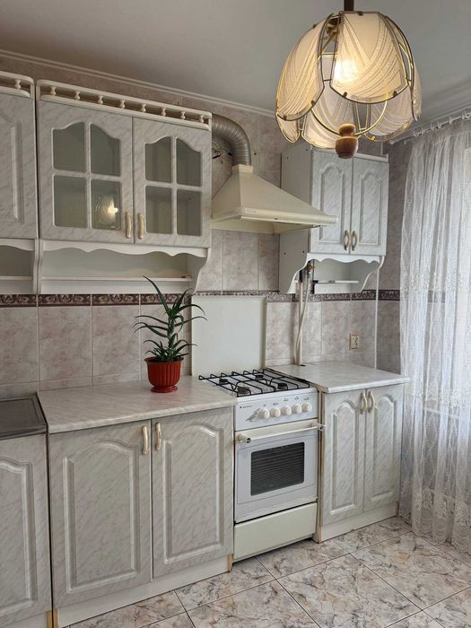 Трикімнатна квартира  район пивзавода Соборна  68 000