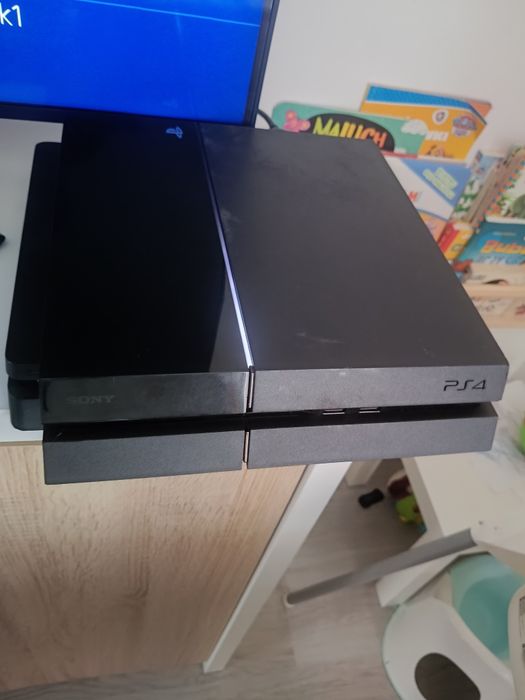 Konsola ps4 1004 z uszkodzona płytka logiczna PCB