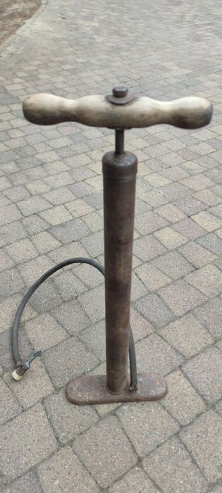 Pompka retro ręczna