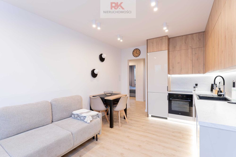 Do wynajęcia mieszkanie (4 pokoje, balkon, parking)