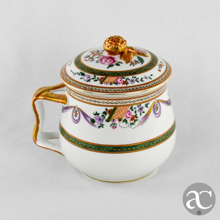 Cremeira grande com tampa em Porcelana Vidal Arte, pintada à mão