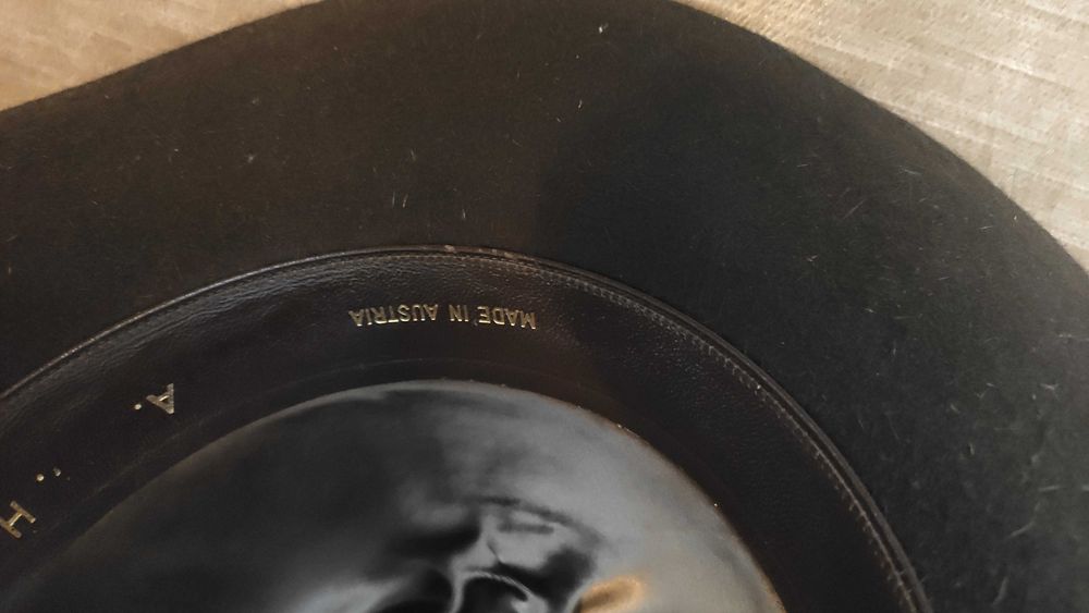 Kapelusz męski z frędzlem