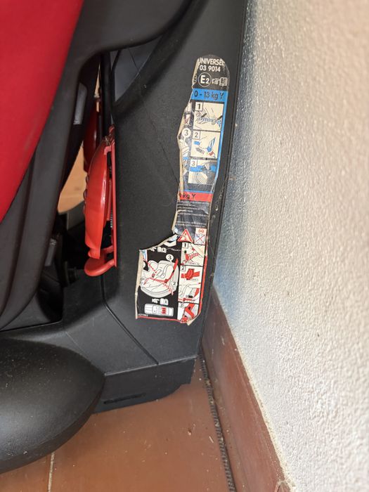 Cadeira de bebe auto marxa bebe confort precisa de uma limpeza