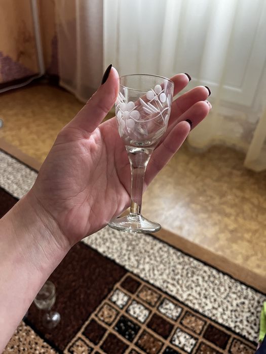 Чарки рюмки стопки