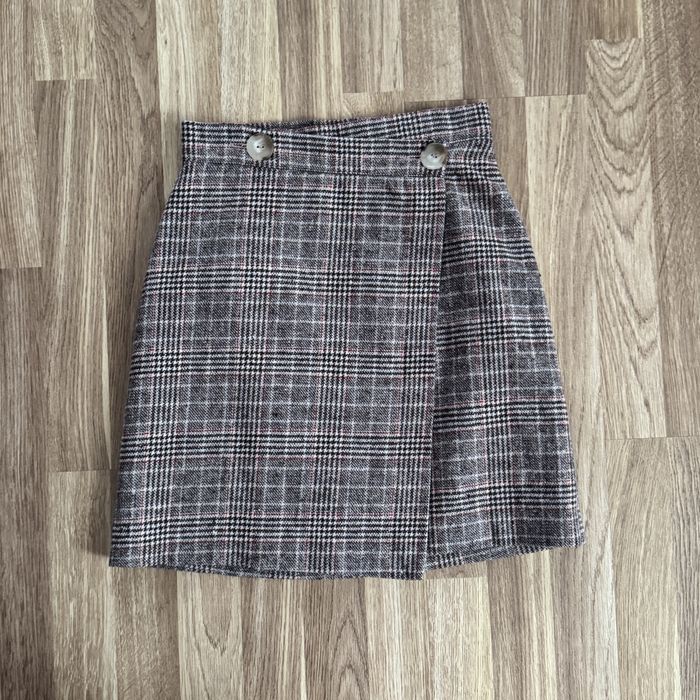 Спідниця твідова на гудзиках xs