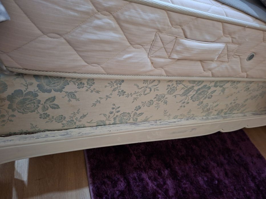 2 Camas em Madeira maciça