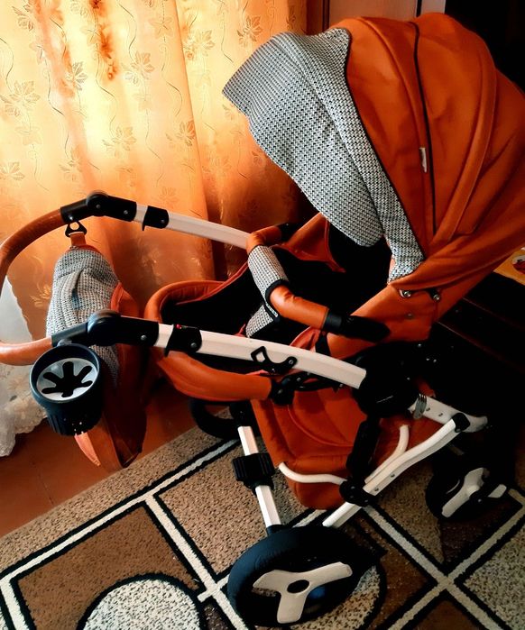 Дитяча коляска в чудовому стані