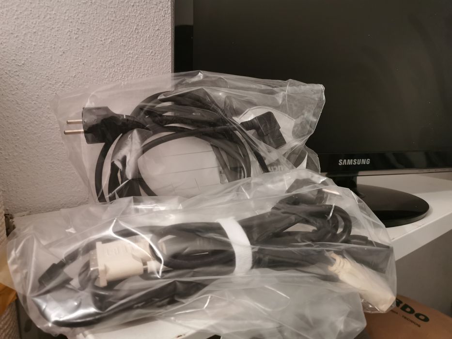 Monitor Samsung 22"64739094942467125