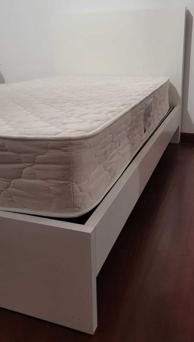 Cama de solteiro IKEA