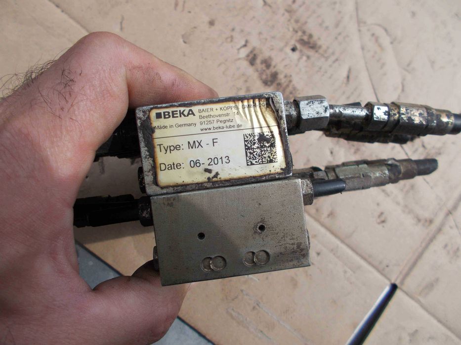 Rozdzielacz centralnego smarowania BEKA MAX 6 sekcji MXF