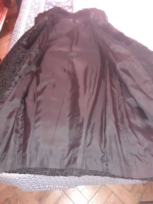 Casaco vintage de senhora em pele astrakan e gola de vison, como novo