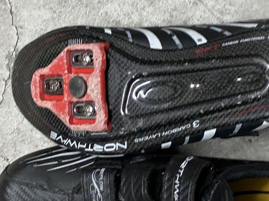 sapatos para bicicleta usados mas muito estimados .