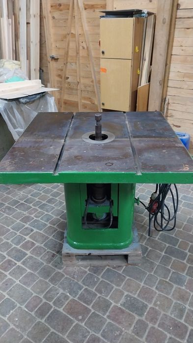 Frezarka dolnowrzecionowa Gomat