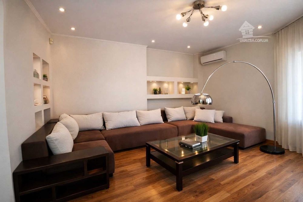 Київ.Будинок 300 кв.Сауна.Джакузі.Більяр.Генератор.Інвертор.До 12 осіб