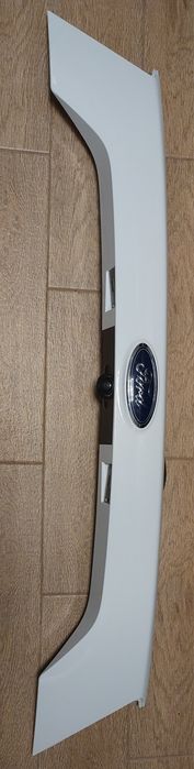 Накладка крышки багажника Ford Escape Kuga в сборе