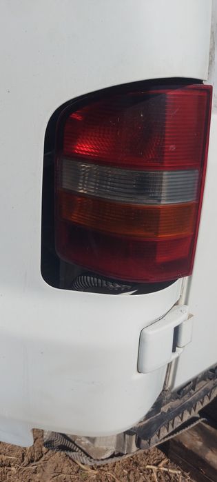 Задні ліхтарі Volkswagen Transporter T5