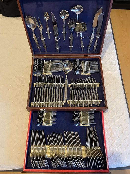 131-Piece Cutlery Set423753795345459201