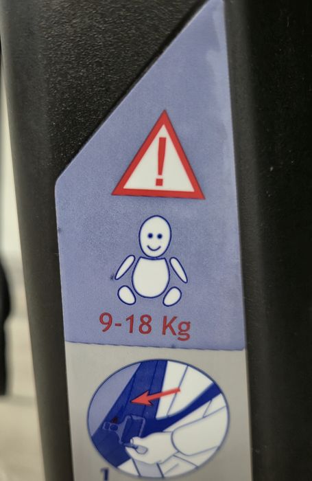 Продам автокрісло Chicco X-Pace Isofix ( 9-18 кг)