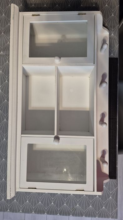 Mini kredens wiszący