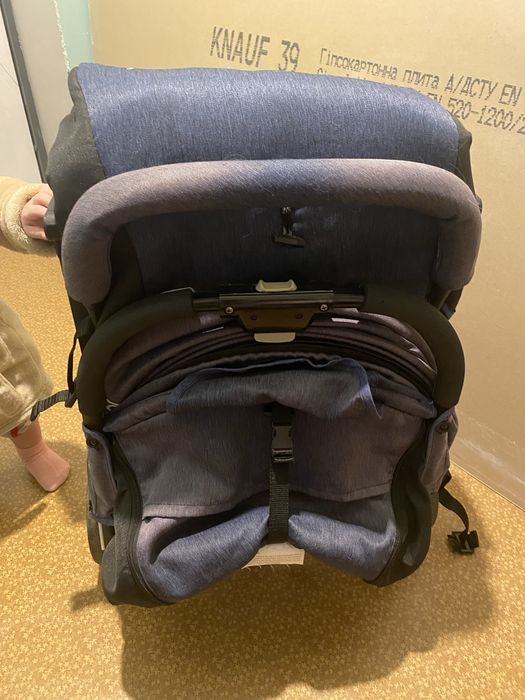 Прогулянкова коляска