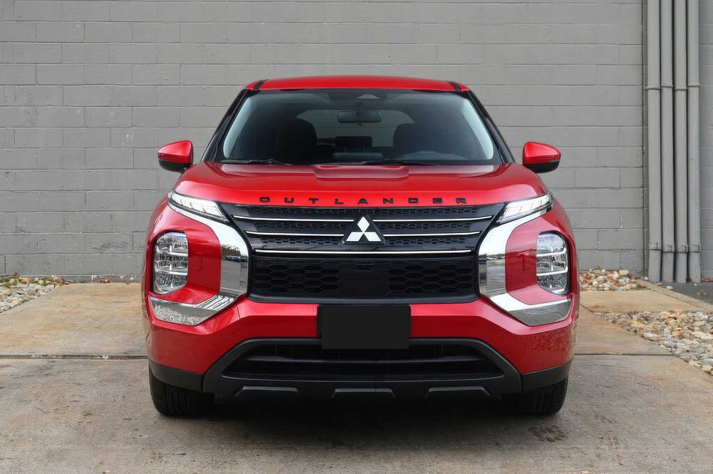 Mitsubishi Outlander PHEV SEL      2023