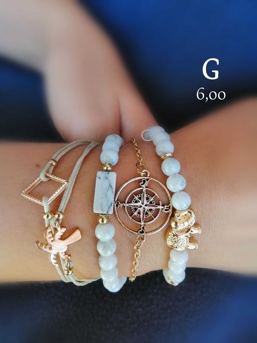 Varios conjuntos de pulseiras
