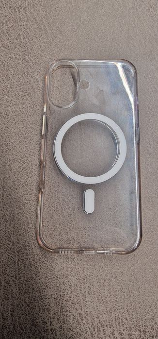 Продам чехол для Iphone 16