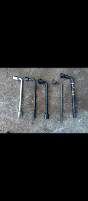 Chaves de rodas para automóveis/ carrinhas