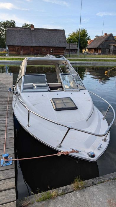 Łódź motorowa BAYLINER (model 1952)
