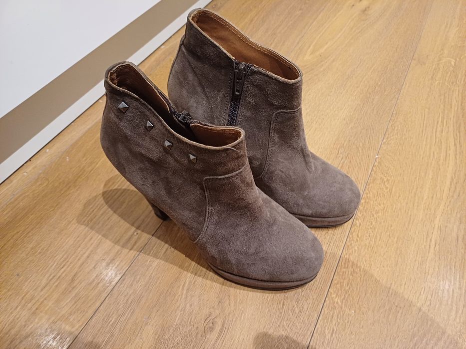 Botins camurça beje Stella