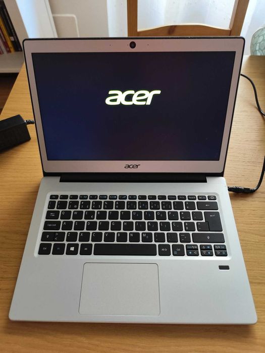 Computador Portátil Acer Swift 1 SF113-31-C23S 13'' Celeron N3350 4GB 128GB Intel HD Graphics 500