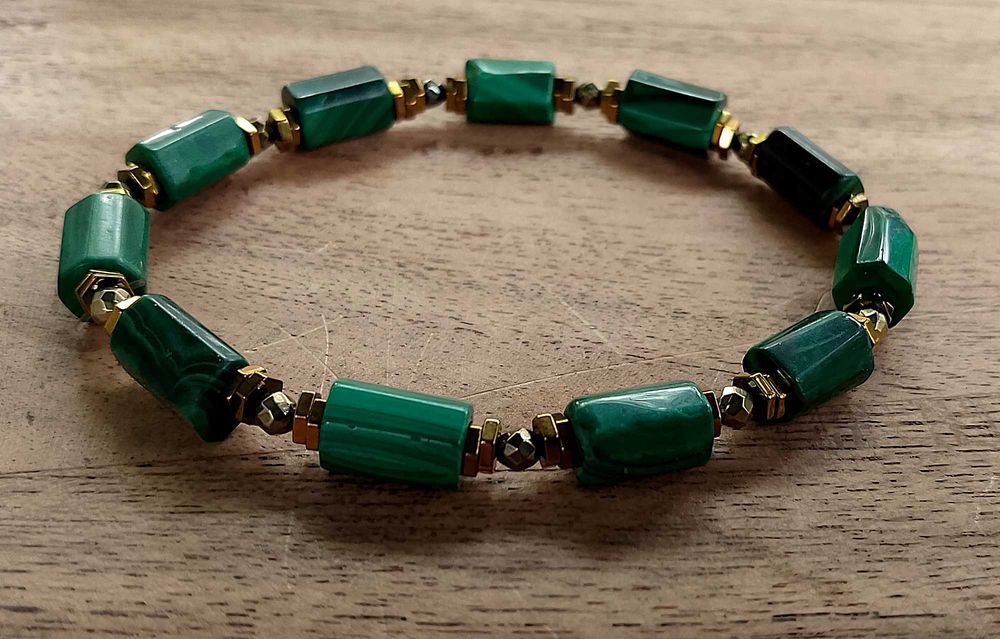 Bransoletka Malachit naturalny kamienie,minerały na gumce