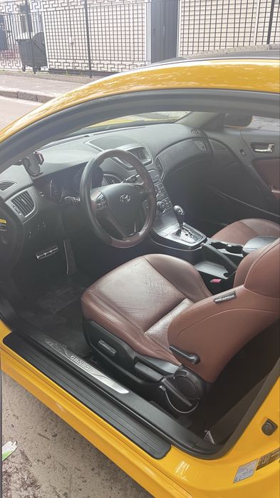 Huyndai genesis Coupe 2011 (2.0 л)