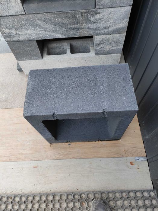 Stołek ogrodowy 48x48x25 gazon donica krzesło doniczka betonowa pustak