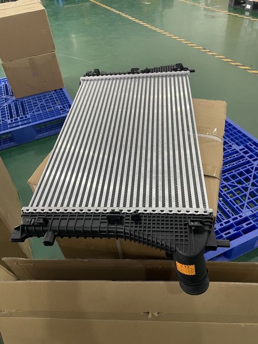 5QM145803A Интеркулер VW Tiguan 18-24 USA