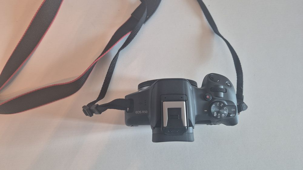 Canon EOS R50 - Apenas corpo