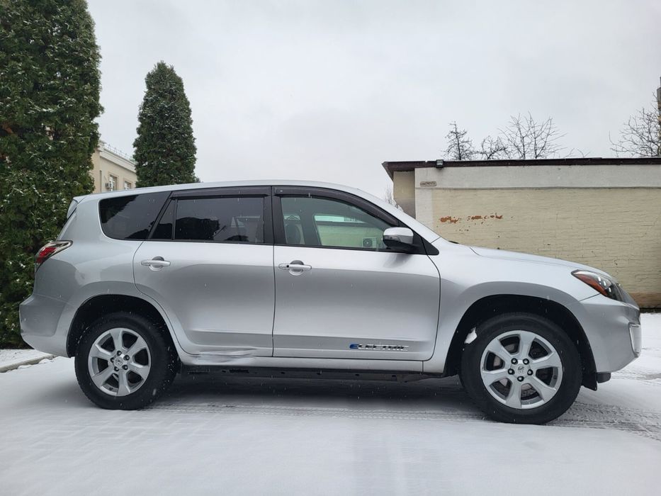 Toyota RAV 4 EV  Electric 41 .8 кВт