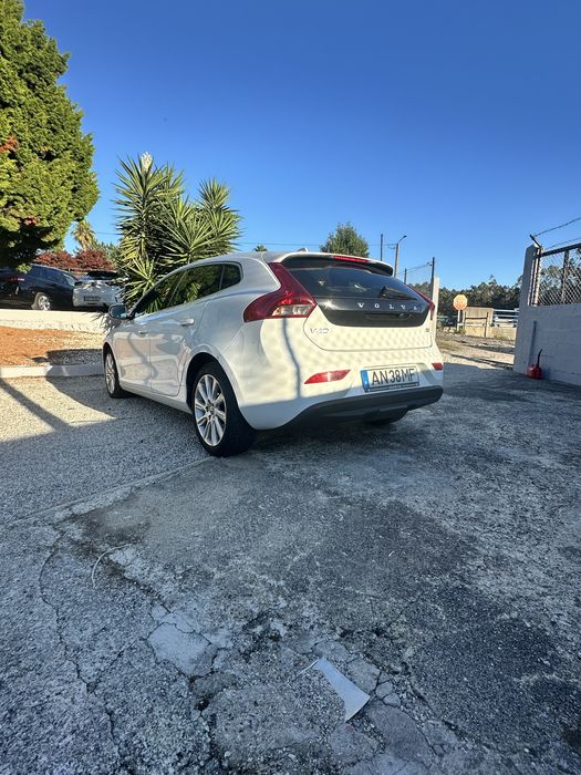 Volvo v40 d2 teto panoramico